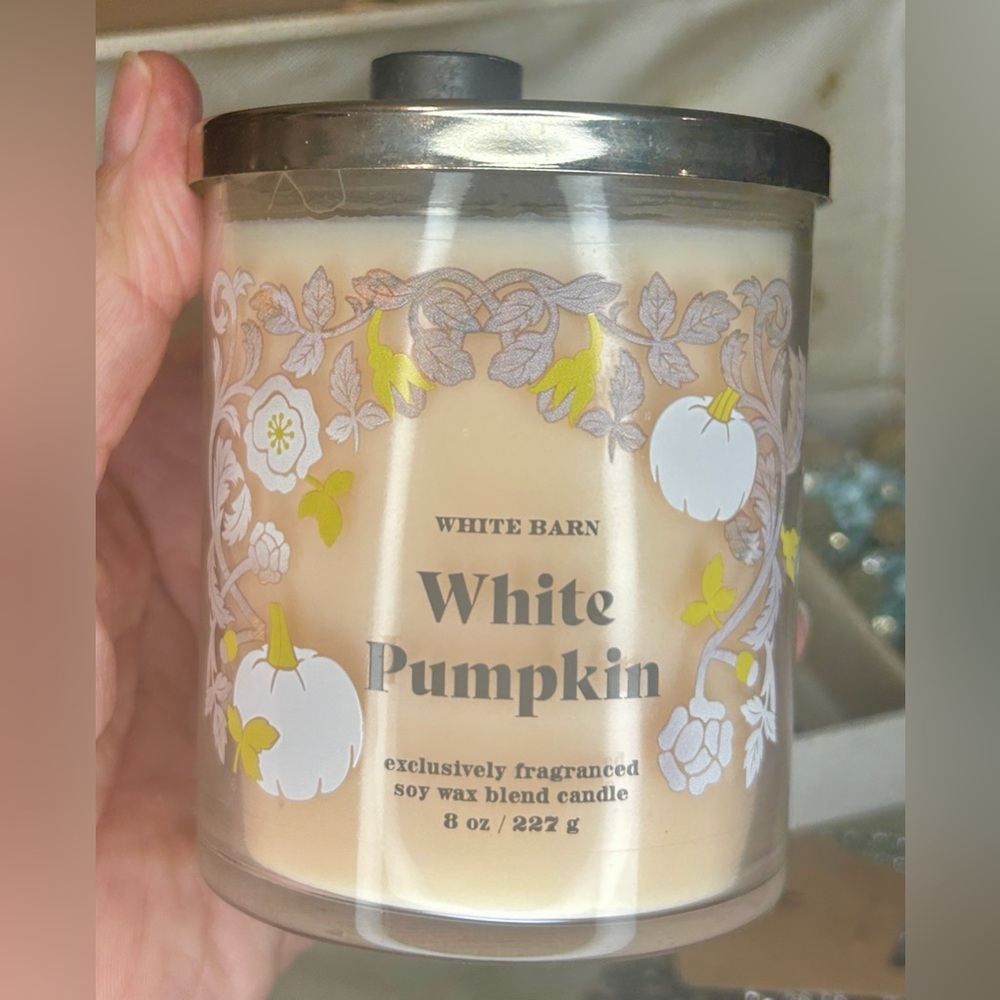 Bath & Body Works WHITE PUMPKIN Candle Single Wick 8 oz. White Barn NEW